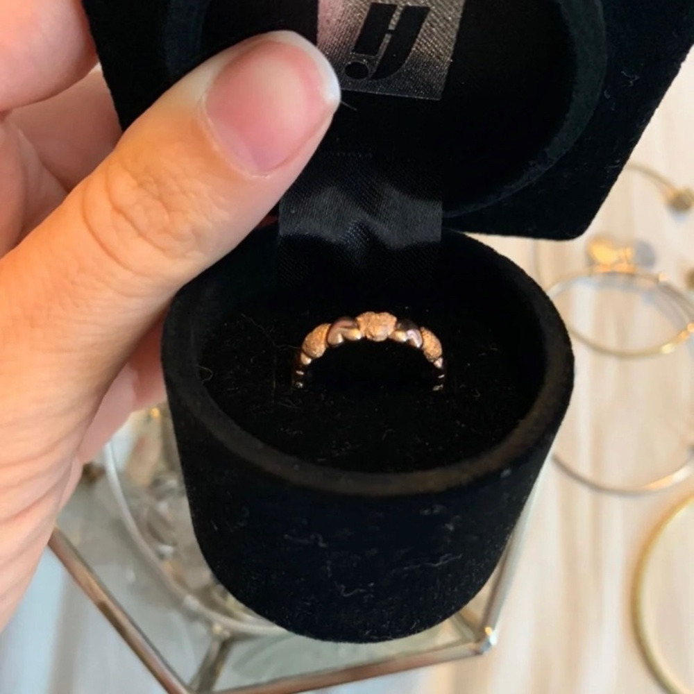 Pandora Ring